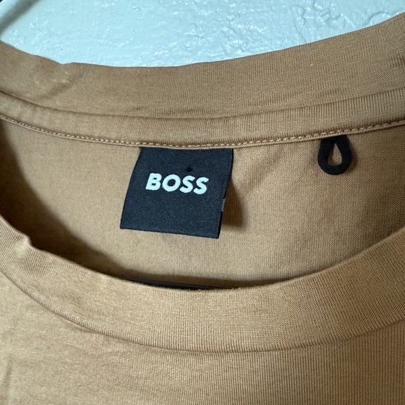 Hugo Boss Men's Tri-Tone Tee in Brown, White, and Black - Picture 3 of 3